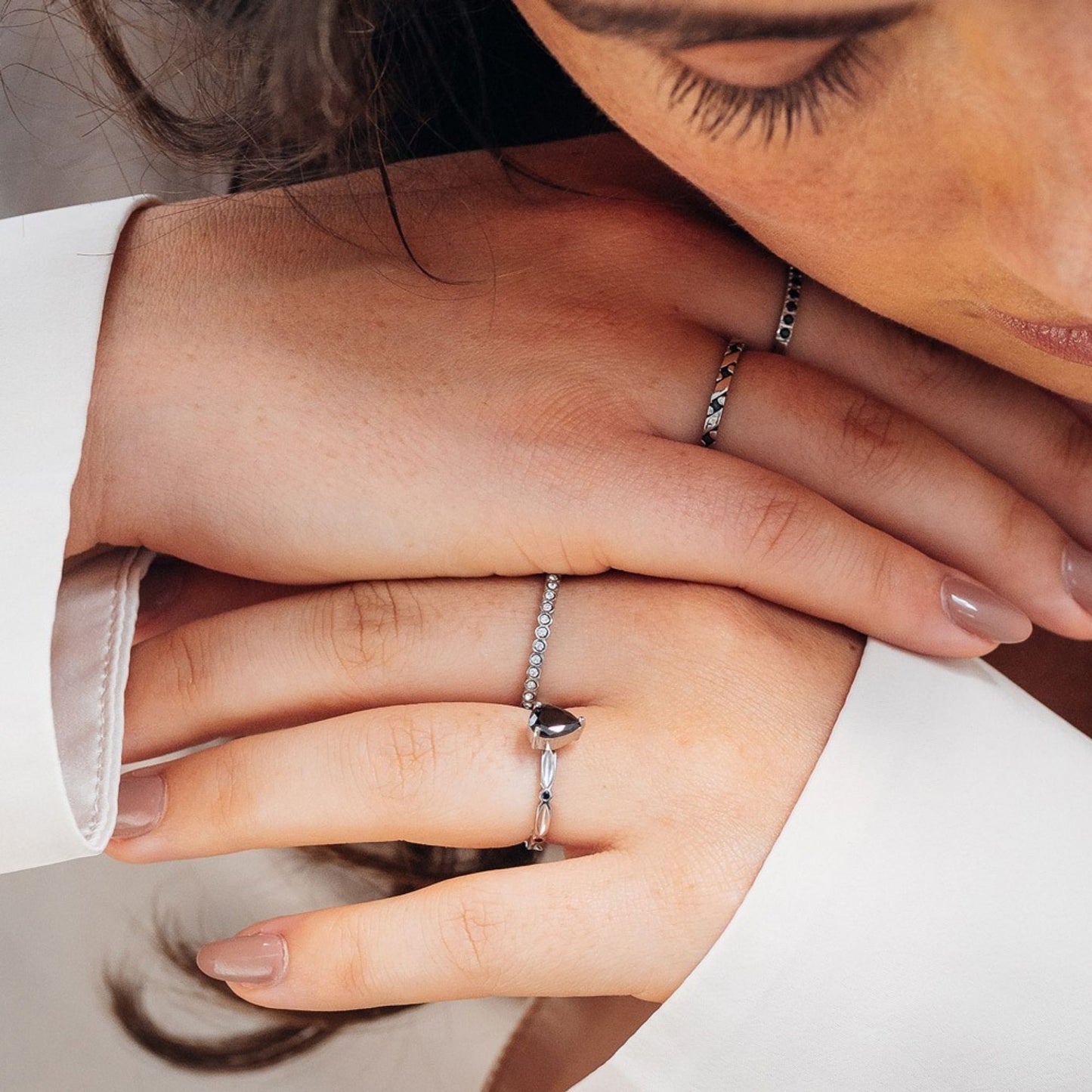 Small Circle Stones Ring