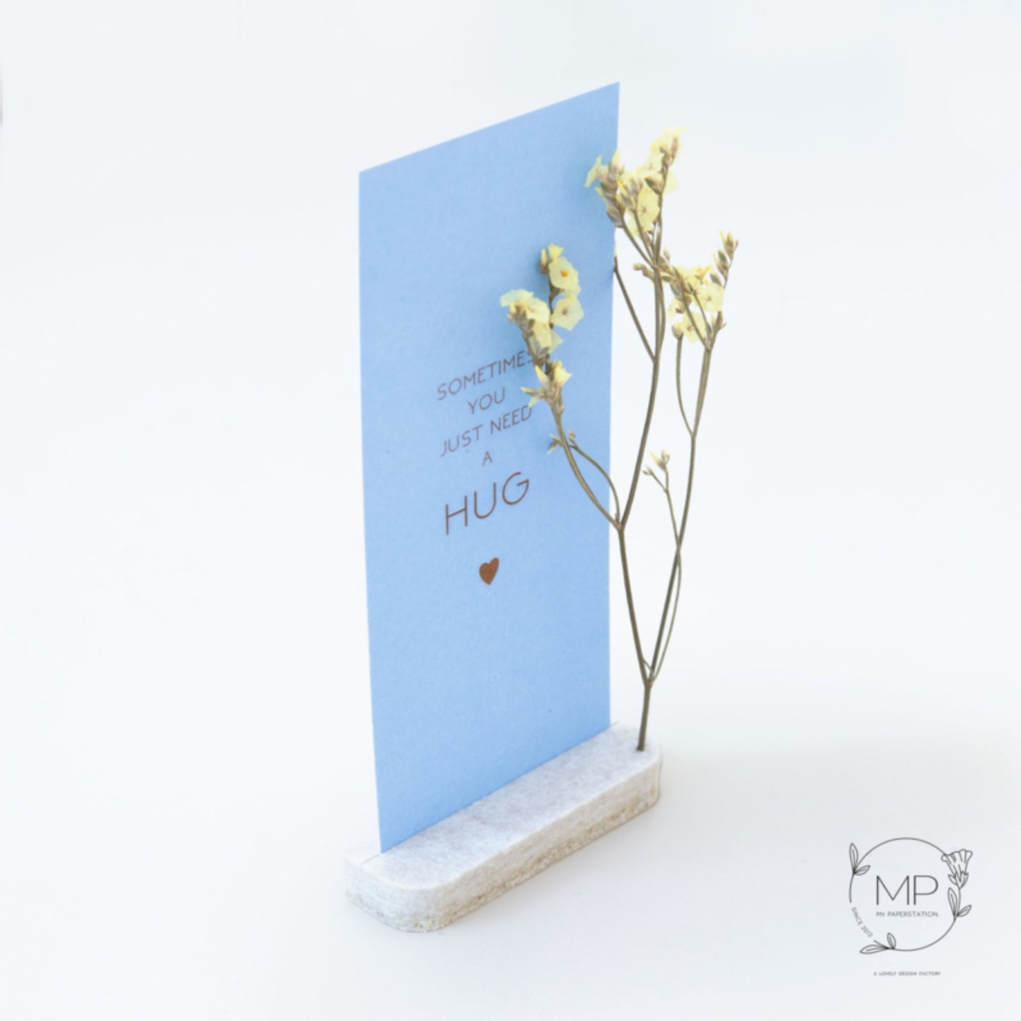 Droogbloemen kaart ‘A Hug’ met houder