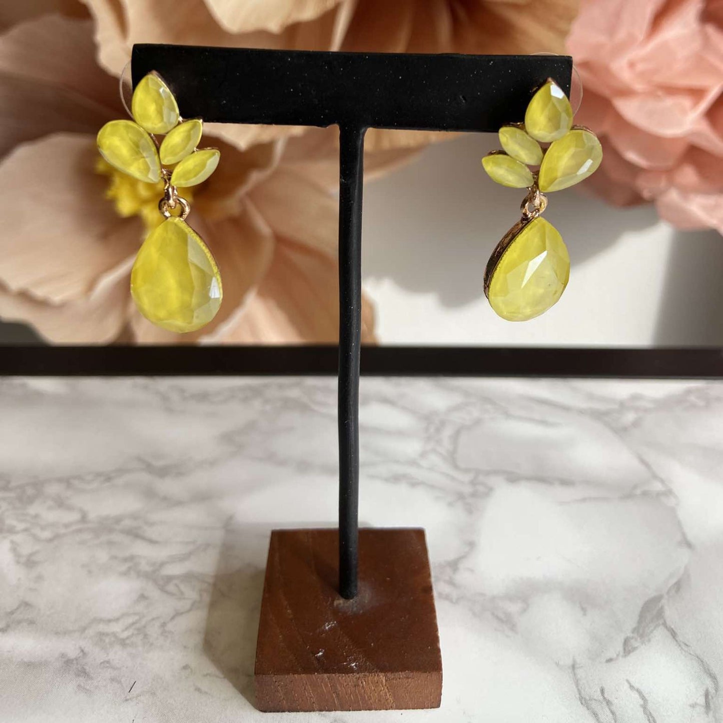 Flower & Drop Large Geel Oorbellen