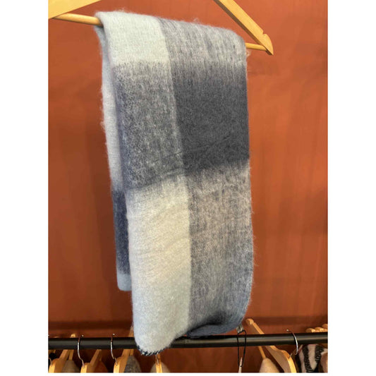 Fluffy Sjaal Licht Grijs