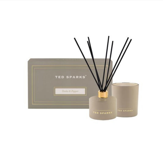 Ted Sparks Giftset Medium – Geurkaars & Diffuser – Tonka & Pepper