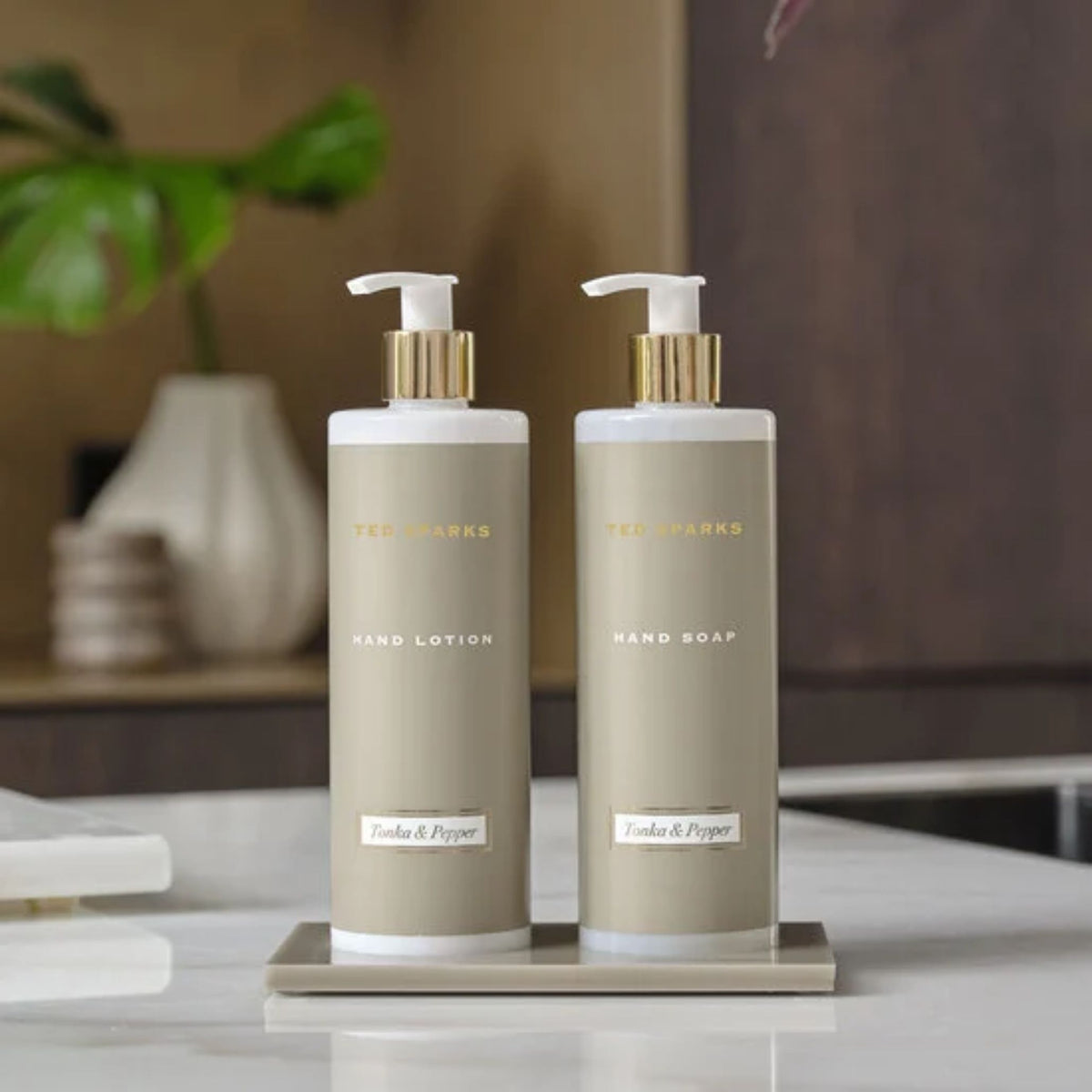 Ted Sparks Hand Gift Set – Hand Soap, Hand Lotion & Tray – Tonka & Pepper
